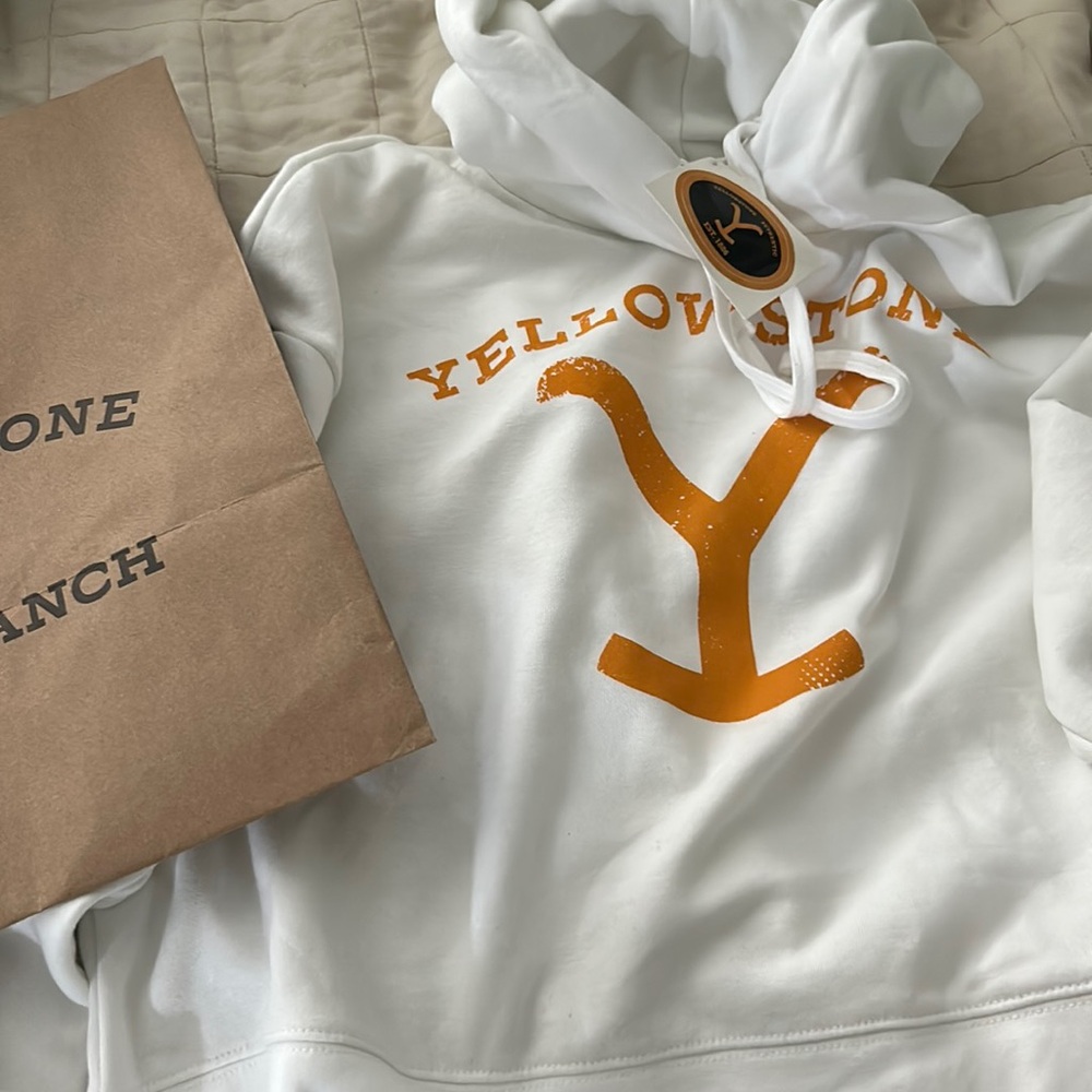 Yellowstone white sweatshirt from stage coach
